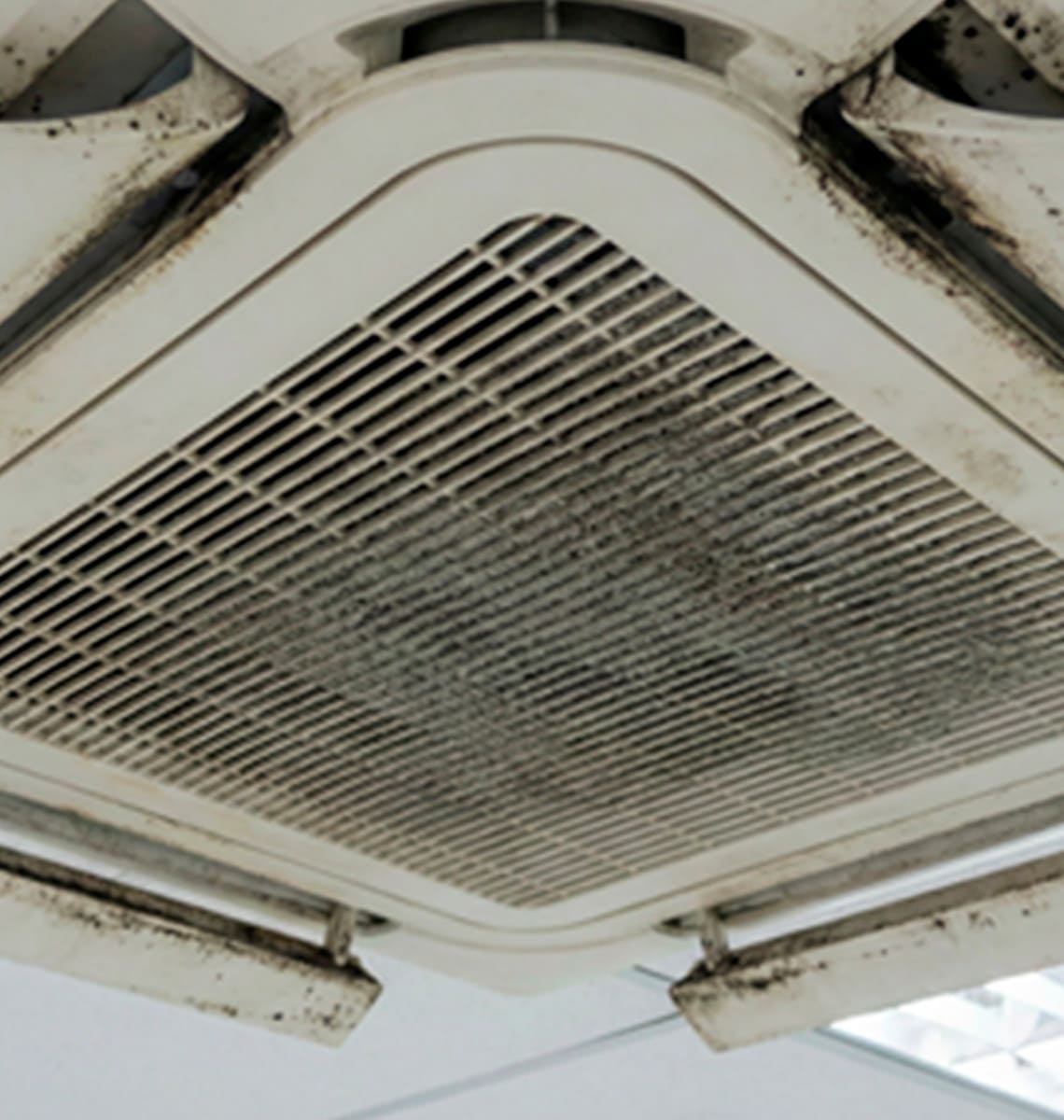 エアコンクリーニングの前の画像