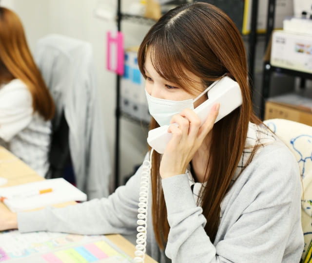 トータルスマートの社内の様子と働くメンバー5